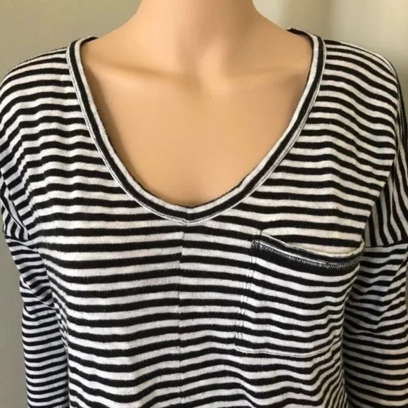 Madewell Melody Pocket Tee in Stripe w/ front pocket. Size Medium - Picture 6 of 6
